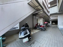 【神奈川県/横浜市泉区和泉町】ホーユウパレスひなた山 バイク置き場
