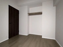 【神奈川県/横浜市戸塚区上矢部町】ベルメゾン東戸塚 洋室：約4.8帖　オープンクローゼット