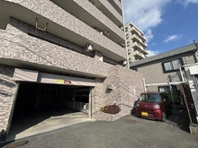 【神奈川県/大和市桜森】レゾンロイヤル相模大塚 駐車場