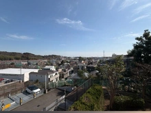 【神奈川県/横浜市泉区岡津町】グレーシアパーク山手台EAST 壱番館 眺望：バルコニーから