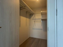 【神奈川県/横浜市戸塚区吉田町】ルネ横浜戸塚 収納：洋室約7.6帖　ウォークインクローゼット