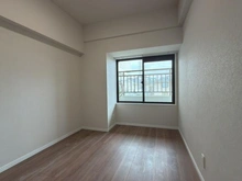 【神奈川県/横浜市戸塚区戸塚町】ヒルズ南戸塚プリメゾン 1号棟 洋室：約5.1帖