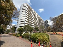 【神奈川県/横浜市戸塚区品濃町】ニューシティ東戸塚パークヒルズ J棟 外観：写真中央　J棟　