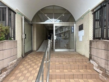 【神奈川県/横浜市戸塚区品濃町】東戸塚ガーデニアウエストヒルズ エントランス