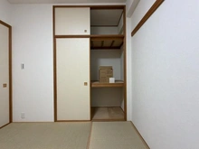 【神奈川県/横浜市泉区岡津町】グレーシアパーク山手台EAST 弐番館 収納：和室約4.5帖