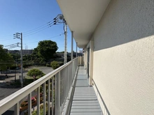 【神奈川県/横浜市栄区長沼町】コープ野村戸塚長沼 バルコニー：玄関側
