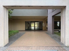 【神奈川県/横浜市戸塚区下倉田町】ブロードスクエア戸塚 ウエストコート アプローチ