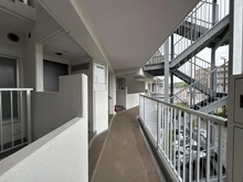 【神奈川県/横浜市戸塚区戸塚町】ベルシャトウ戸塚 弐番館 共用部
