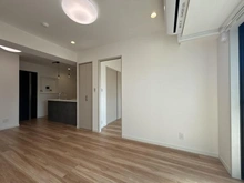 【神奈川県/横浜市戸塚区品濃町】コーラル東戸塚 LDK：中央右　洋室約5.0帖