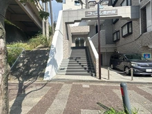 【神奈川県/横浜市戸塚区品濃町】コーラル東戸塚 アプローチ