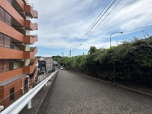【神奈川県/横浜市南区別所】セントヒルズ上大岡 前面道路