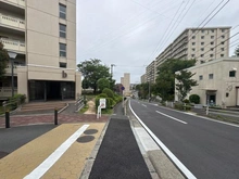 【神奈川県/横浜市南区六ツ川】横浜パークタウンB棟 前面道路