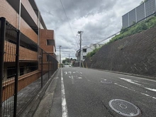 【神奈川県/横浜市港南区上永谷】ライオンズマンション湘南上永谷 前面道路