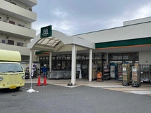 【神奈川県/横浜市港南区東永谷】サンヴェール上大岡 FUJIスーパー 芹が谷店（現地より約1,470m）