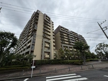 【神奈川県/横浜市戸塚区下倉田町】ブロードスクエア戸塚 イーストコート 外観