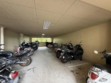 【神奈川県/横浜市戸塚区下倉田町】ブロードスクエア戸塚 イーストコート バイク置き場