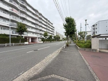 【神奈川県/横浜市戸塚区前田町】グリーンコーポ東戸塚 A棟 前面道路