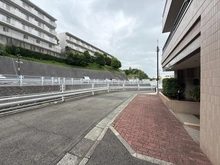 【神奈川県/横浜市戸塚区平戸町】クレストコート東戸塚II 前面道路
