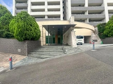 【神奈川県/横浜市保土ケ谷区境木本町】アトラスシアンズ東戸塚 エントランス