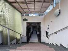 【神奈川県/横浜市戸塚区下倉田町】グリーンパーク戸塚ヒルズ イースト棟 エントランス：アプローチ