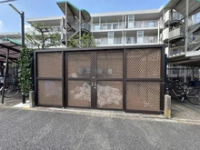 【神奈川県/横浜市戸塚区下倉田町】グリーンパーク戸塚ヒルズ イースト棟 ゴミ置き場