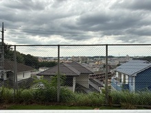 【神奈川県/横浜市戸塚区下倉田町】グリーンパーク戸塚ヒルズ イースト棟 眺望：専用庭から