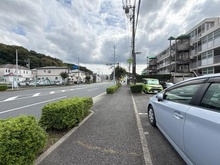 【神奈川県/横浜市戸塚区下倉田町】グリーンパーク戸塚ヒルズ イースト棟 前面道路