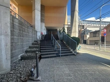【神奈川県/横浜市保土ケ谷区法泉】東急ドエル・横浜ヒルサイドガーデン 2号棟 アプローチ