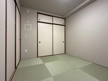 【神奈川県/横浜市戸塚区上品濃】フォートンヒルズ D棟 和室：約6.0帖　左側引き戸LDK
