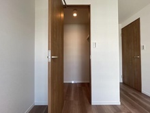 【神奈川県/横浜市戸塚区俣野町】県ドリームハイツ 20号棟 収納：ウォークインクローゼット　洋室約6.2帖
