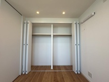 【神奈川県/横浜市戸塚区吉田町】ウィスティリアヒルズ戸塚 収納：洋室約6.3帖