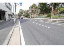 【神奈川県/横浜市保土ケ谷区権太坂】ソフトタウン保土ケ谷 前面道路
