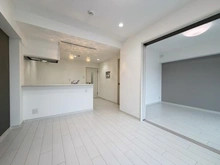 【神奈川県/横浜市戸塚区秋葉町】ニックハイム東戸塚第弐 ダイニングキッチン：右　洋室