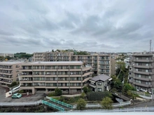 【神奈川県/横浜市戸塚区平戸町】緑の街 四号棟 眺望：外向き　北西側　バルコニーから