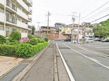 【神奈川県/横浜市戸塚区下倉田町】コスモ戸塚パークスクエア 前面道路