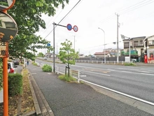 【神奈川県/横浜市戸塚区下倉田町】コスモ戸塚パークスクエア 前面道路