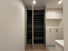 【神奈川県/横浜市南区別所】コスモ上大岡サニーウィング A棟 シューズボックス