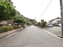 【神奈川県/横浜市南区別所】コスモ上大岡サニーウィング A棟 前面道路