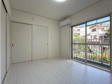 【神奈川県/横浜市戸塚区平戸】シャルム東戸塚 洋室：バルコニー側　約6.0帖　