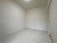 【神奈川県/横浜市戸塚区平戸】シャルム東戸塚 洋室：玄関側　約6.0帖