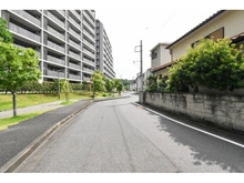 【神奈川県/横浜市戸塚区上倉田町】プライズ・ヒル 5番館 前面道路