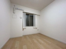 【神奈川県/横浜市戸塚区上品濃】フォートンヒルズ C棟 洋室：約5.9帖