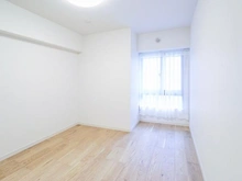 【神奈川県/横浜市戸塚区品濃町】ナイスアーバン東戸塚 洋室：6帖