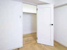 【神奈川県/横浜市戸塚区品濃町】ナイスアーバン東戸塚 洋室：6帖ウォークインクローゼット