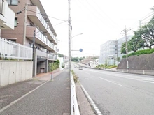 【神奈川県/横浜市戸塚区品濃町】ナイスアーバン東戸塚 前面道路