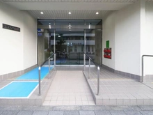 【神奈川県/平塚市八重咲町】ココス八重咲 エントランス