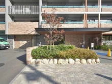 【大阪府/吹田市千里丘北】マスターズマンション吹田千里丘　中楽坊 アプローチ