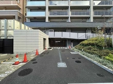 【大阪府/箕面市船場西】プラウド箕面船場 駐車場