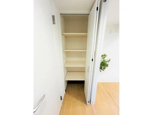 【大阪府/大阪市東淀川区東淡路】エバーグリーン淀川2号館 収納