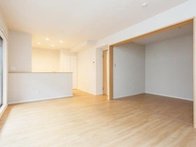 【大阪府/吹田市藤白台】エンゼルブレッサ千里藤白台 リビング・ダイニング